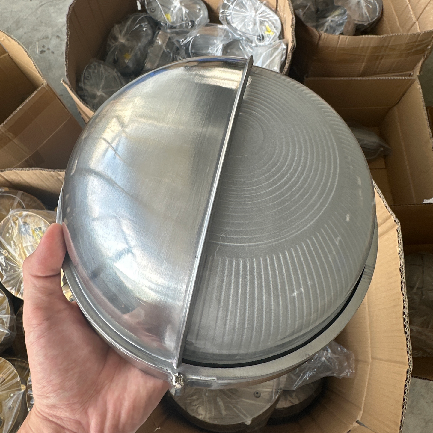 Contemporary Industrial Waterproof Aluminum Glass Frosted Round 1-Light Wall Sconce Lamp For Outdoor Patio