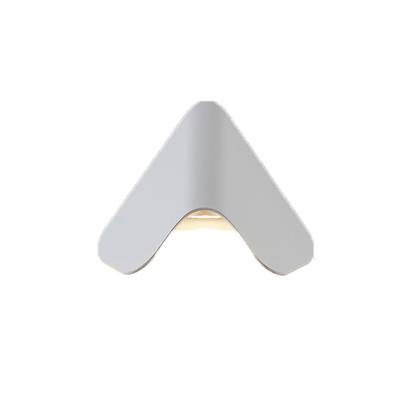 Contemporary Scandinavian Triangle PC Aluminum LED Outdoor Wall Sconce Lamp For Garden