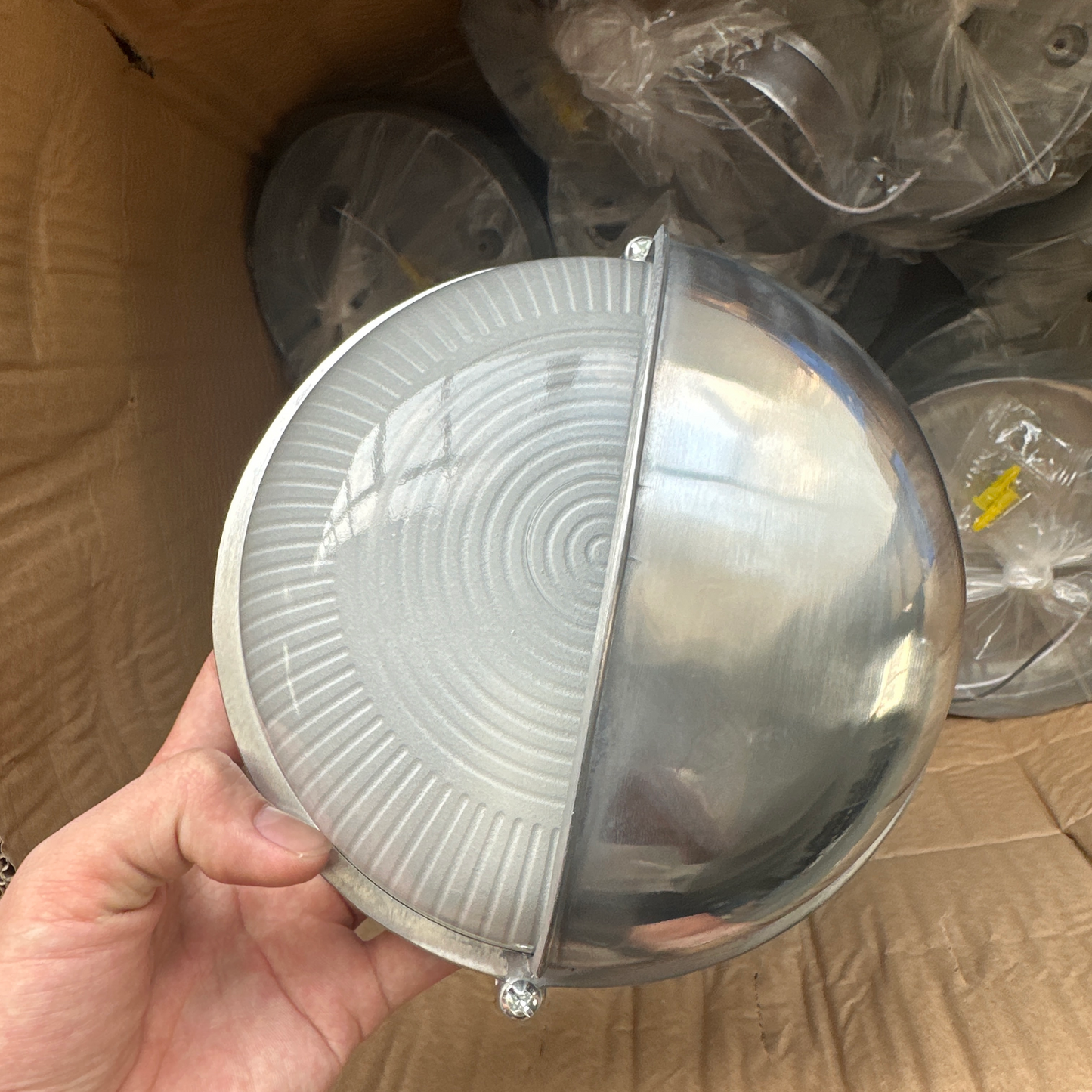 Contemporary Industrial Waterproof Aluminum Glass Frosted Round 1-Light Wall Sconce Lamp For Outdoor Patio