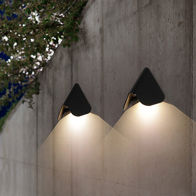 Contemporary Scandinavian Triangle PC Aluminum LED Outdoor Wall Sconce Lamp For Garden