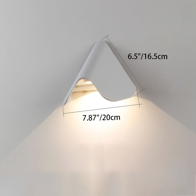 Contemporary Scandinavian Triangle PC Aluminum LED Outdoor Wall Sconce Lamp For Garden