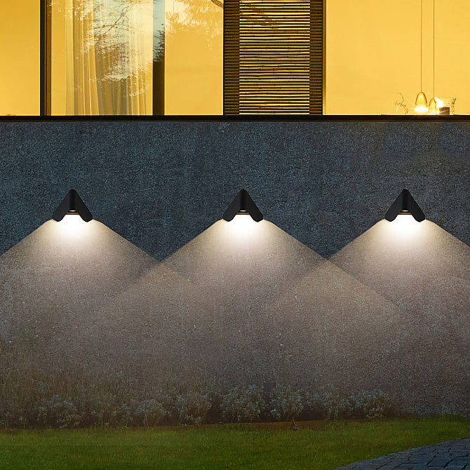 Contemporary Scandinavian Triangle PC Aluminum LED Outdoor Wall Sconce Lamp For Garden