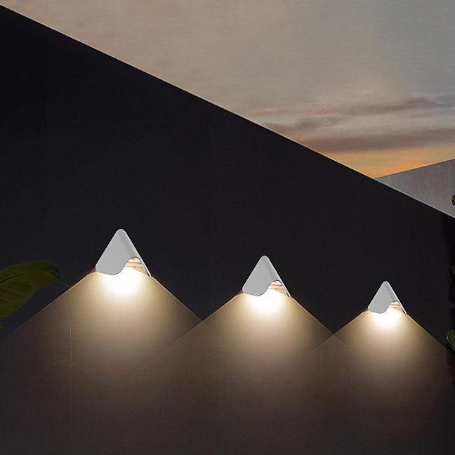 Contemporary Scandinavian Triangle PC Aluminum LED Outdoor Wall Sconce Lamp For Garden