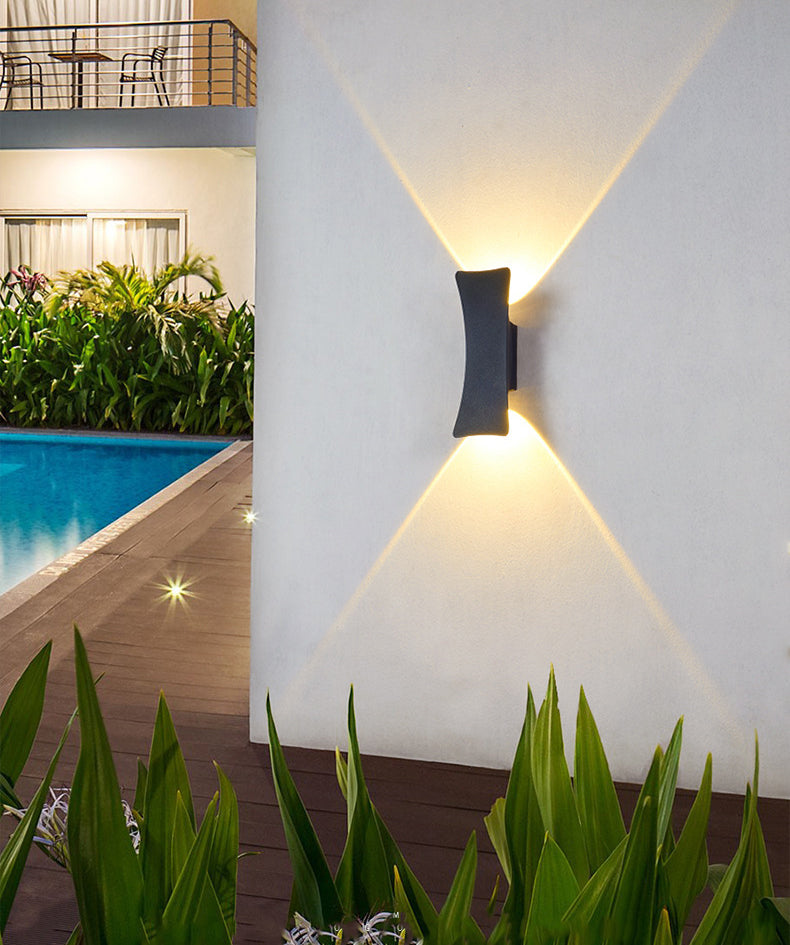 Modern Minimalist Curved Aluminum Up And Down Illuminated LED Waterproof Wall Sconce Lamp For Outdoor Patio