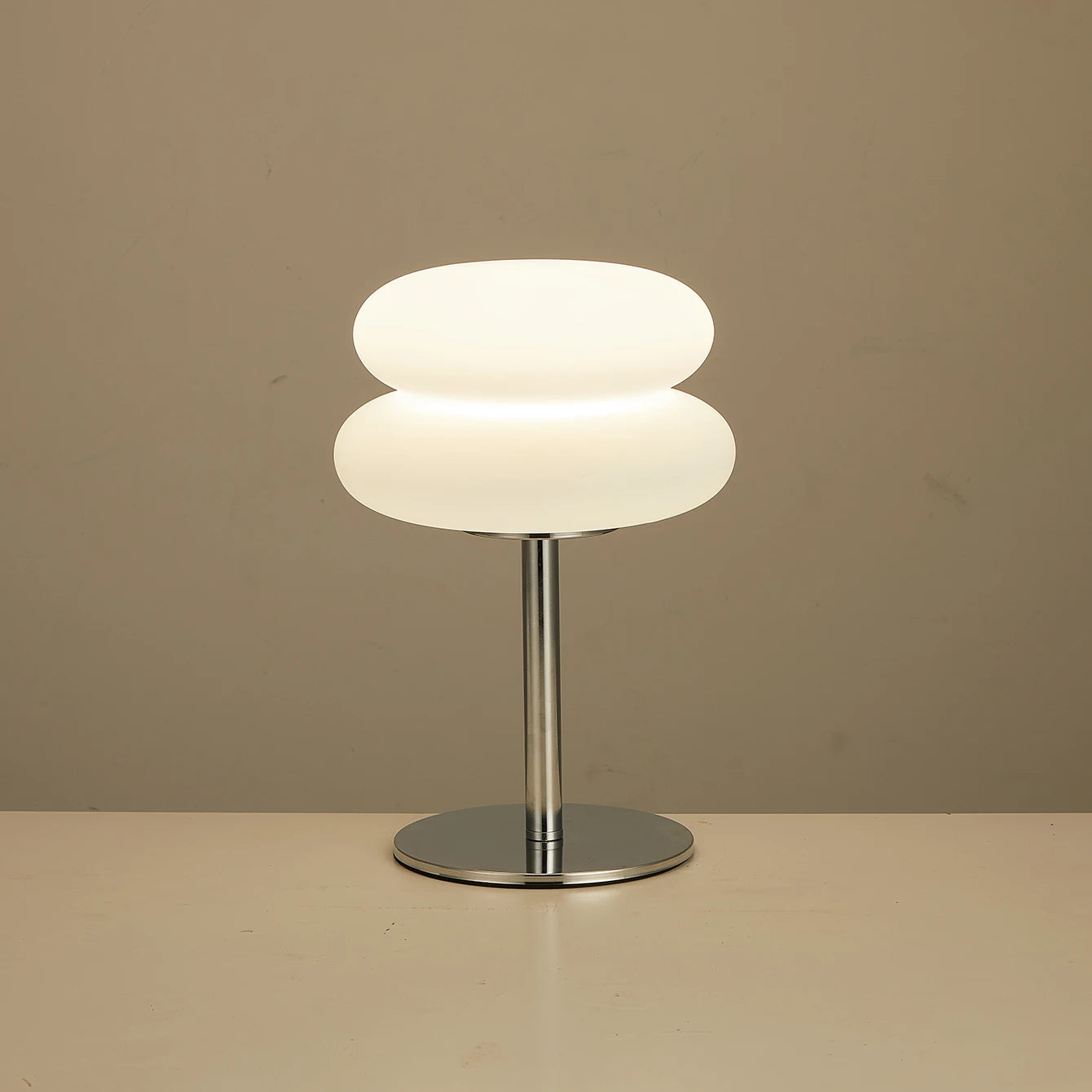 Luxury LED Cordless Table Lamp for Restaurant, Bar & Hotel For Wirless Touch